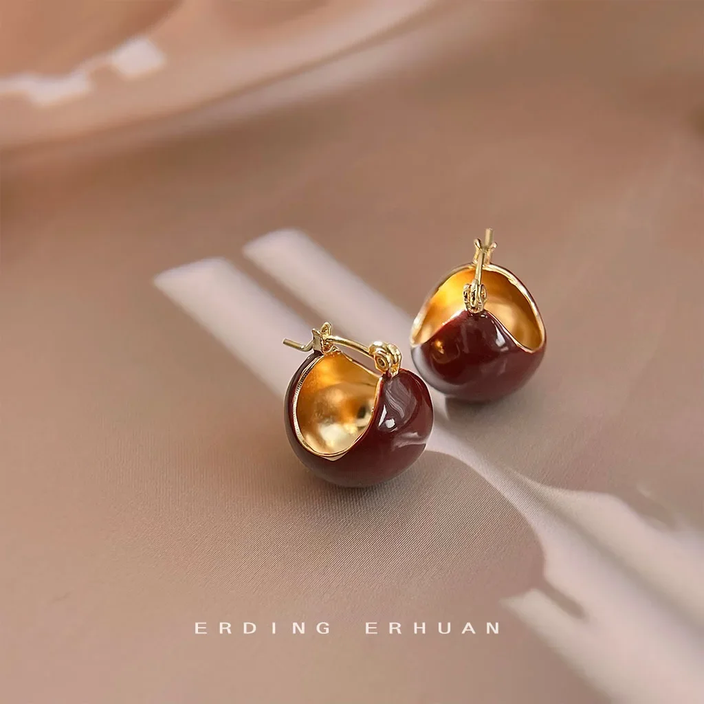 

Classic Vintage Burgundy Stud Earrings with Drop Glaze, Unique and Trendy Accessories for Women