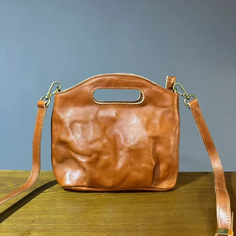 Fashion Women's Bags Retro Leather Exquisite Versatile Unique Premium Simple Bucket Women's New Commuter Messenger Handbags