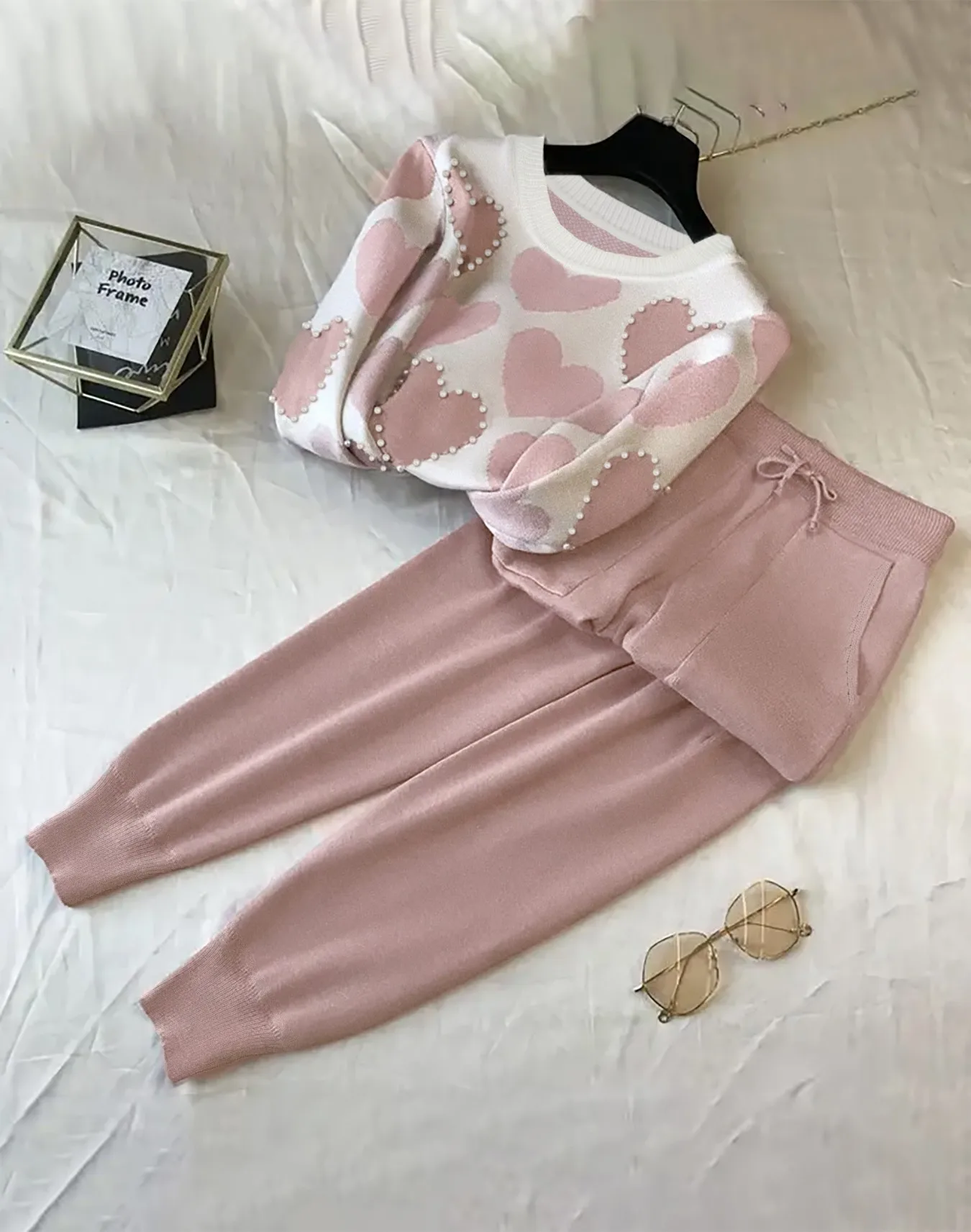 

Women's Pink Heart Pattern Knit Two-Piece Set Pearl-Embellished Sweater & Pants Loungewear