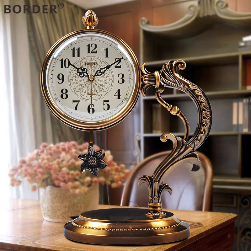 Vintage Style Table Clock Pendulum Clock Living Room Bedroom Desktop Decor Europea Style Craft Mute Desktop Clock Ornament LA24