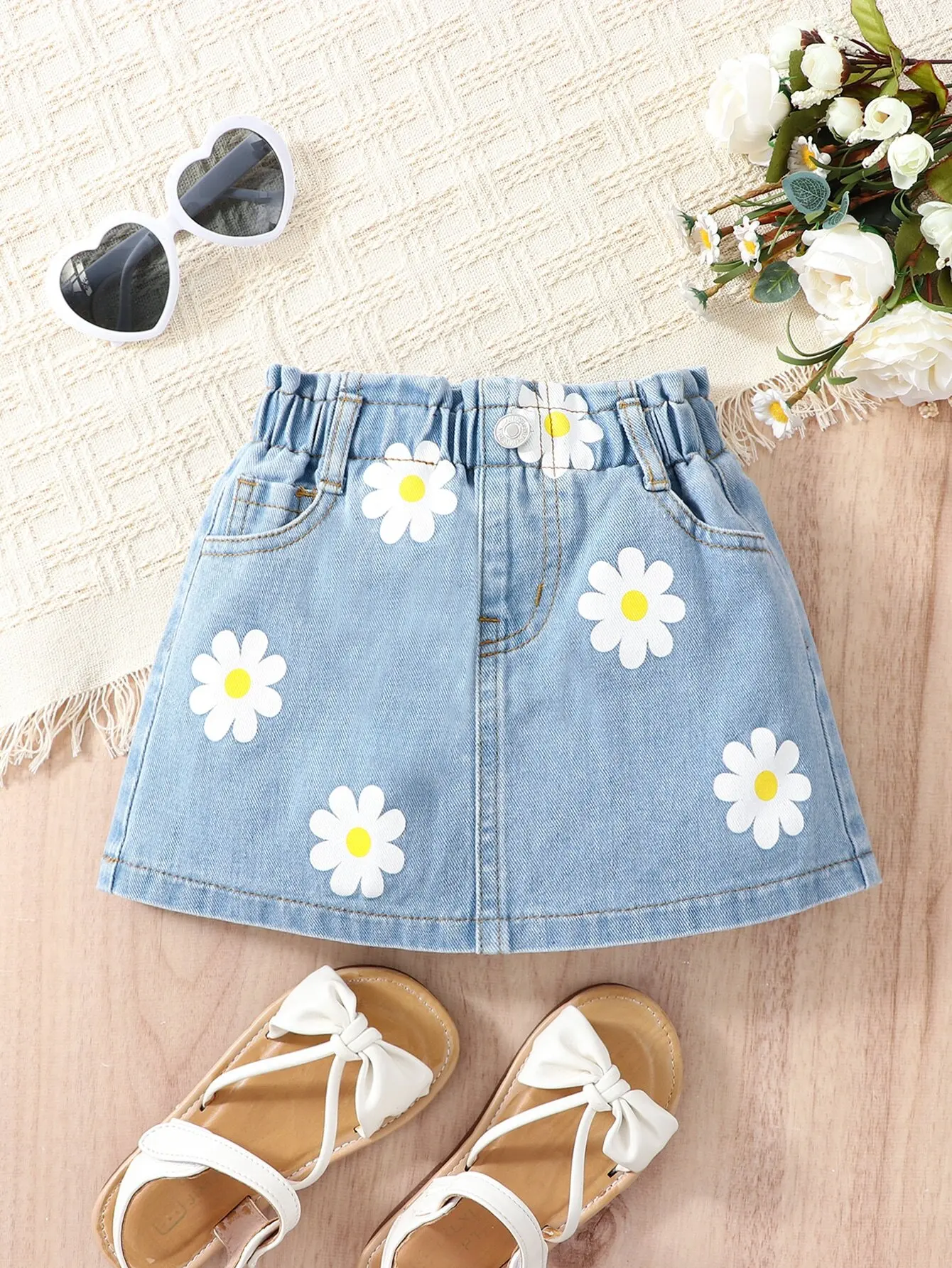 

Kids Daisy Print Paperbag Waist Denim Skirt for Summer Casual Wear