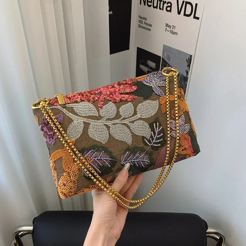 

Sequins Embroidery Clutch Bag for Women Chains Shoulder Crossbody Bags Casual Summer Beach Bag Small Female Bali Party Purses