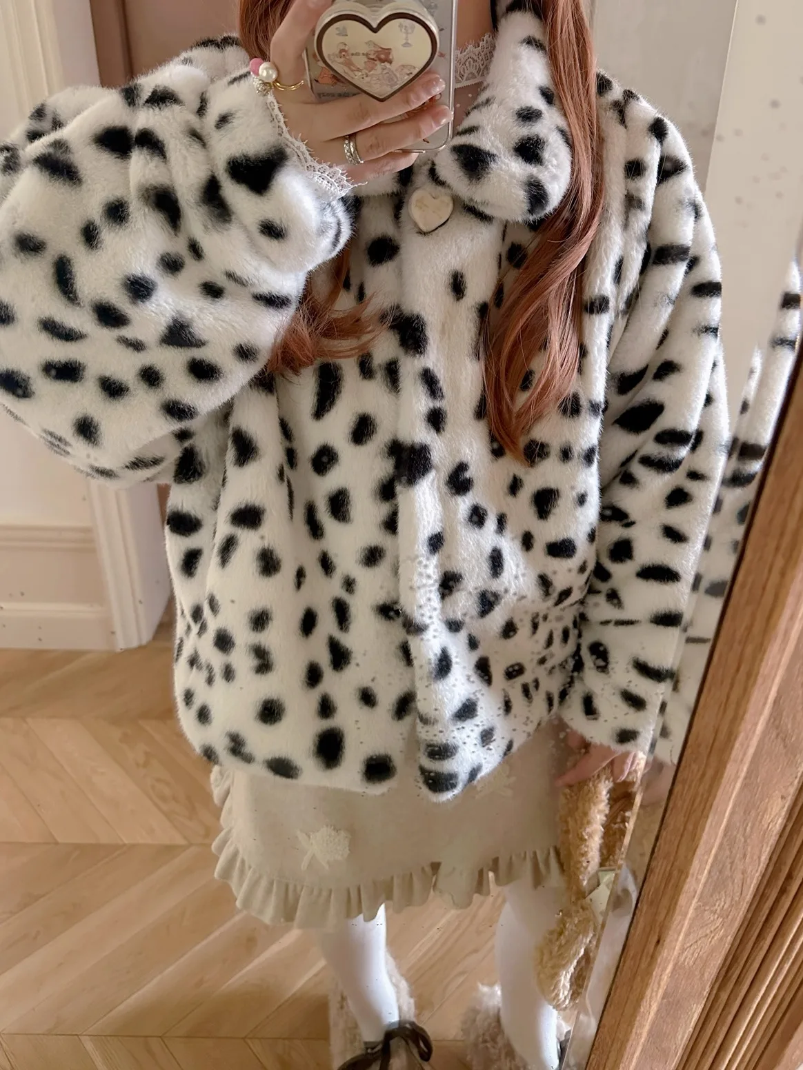 

Винтажная пятнистая собачья меховая куртка для девочек, верхняя одежда Batwing Sve, свободное теплое утягивающее двухцветное женское модное зимнее пальто