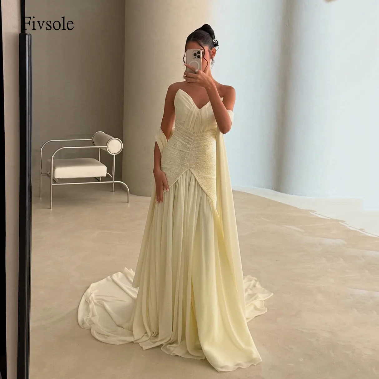 

Fivsole Elegant A Line Prom Gowns Strapless Beaded Party Gown Chiffon Floor Length Long Tail Evening Dress Customized