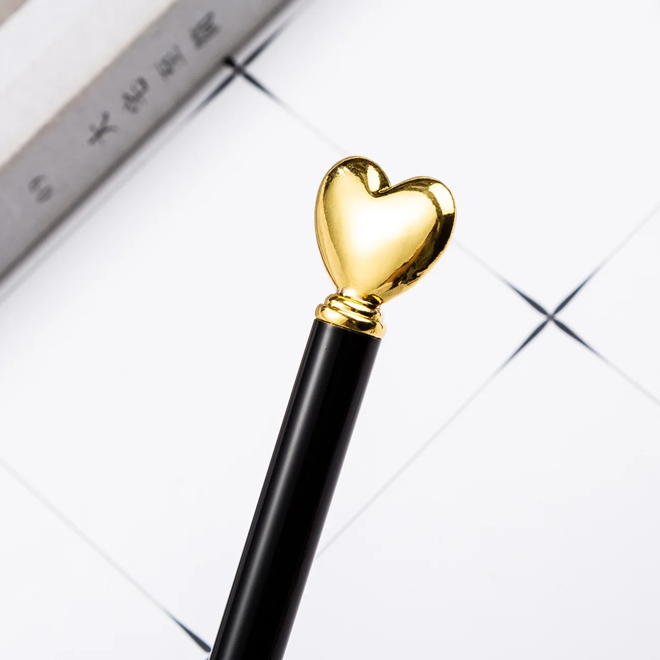 Metal Pen Love Shape Ballpoint Pen Gift Advertising Pen Wedding Gift Ballpoint Pen Novelty Pens Office&school Supply Custom LOGO