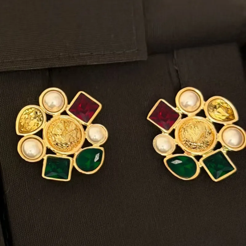 

26C High Version C Home Xiaoxiang Medieval Stud Earrings Retro Sunflower Medieval Stud Earrings