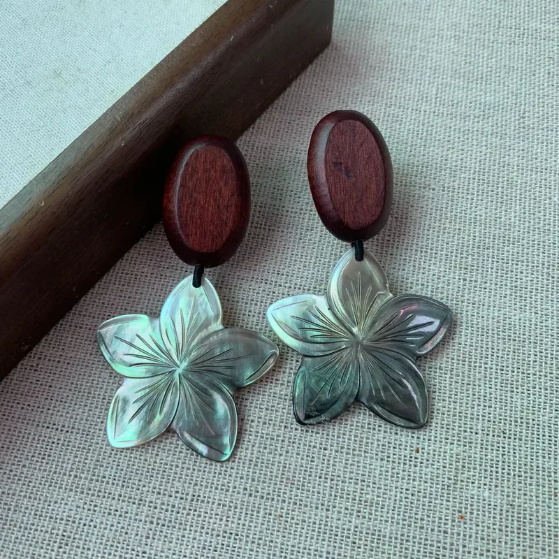 Niche unique abalone shell earrings, European and American fashion women's shell turtle flower shape earrings, cross-border