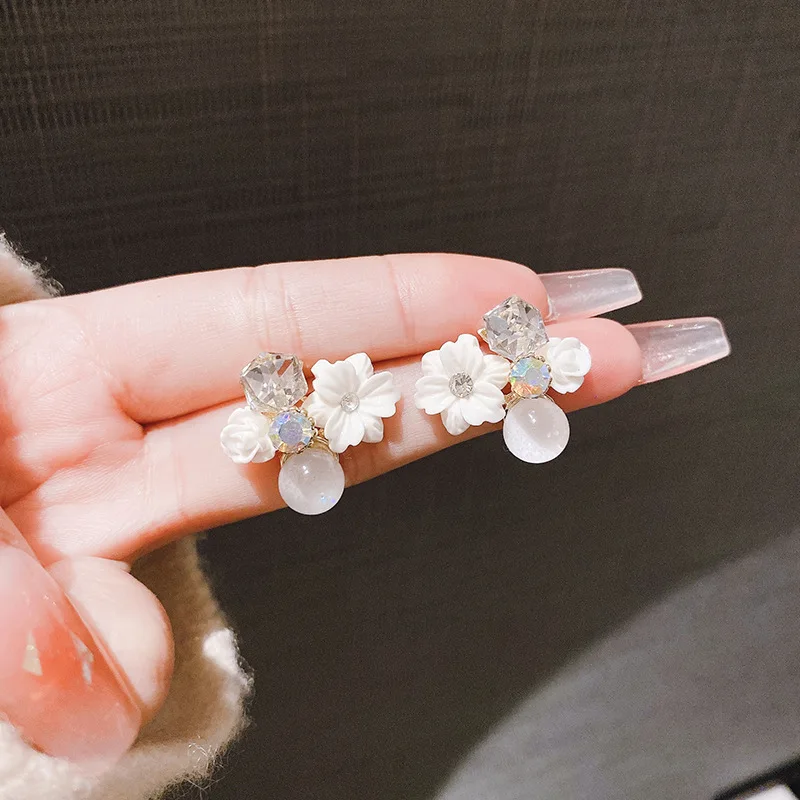 Retro Elegant Crystal Flower Stud Earrings Handmade Fashion Jewelry Vintage Earrings for Women New Fashion Wedding Party Gift