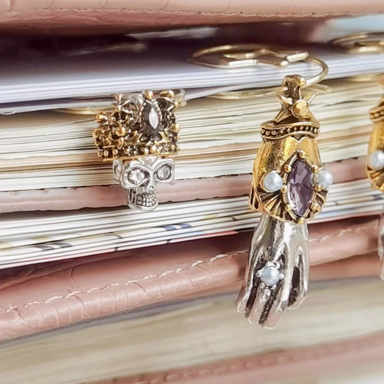 Vintage Baroque Skeleton Pearl Lady Hand กระดาษคลิปน่ารัก Bookmark Ins สไตล์หนังสือตกแต่งโน๊ตบุ๊คอุปกรณ์เสริม