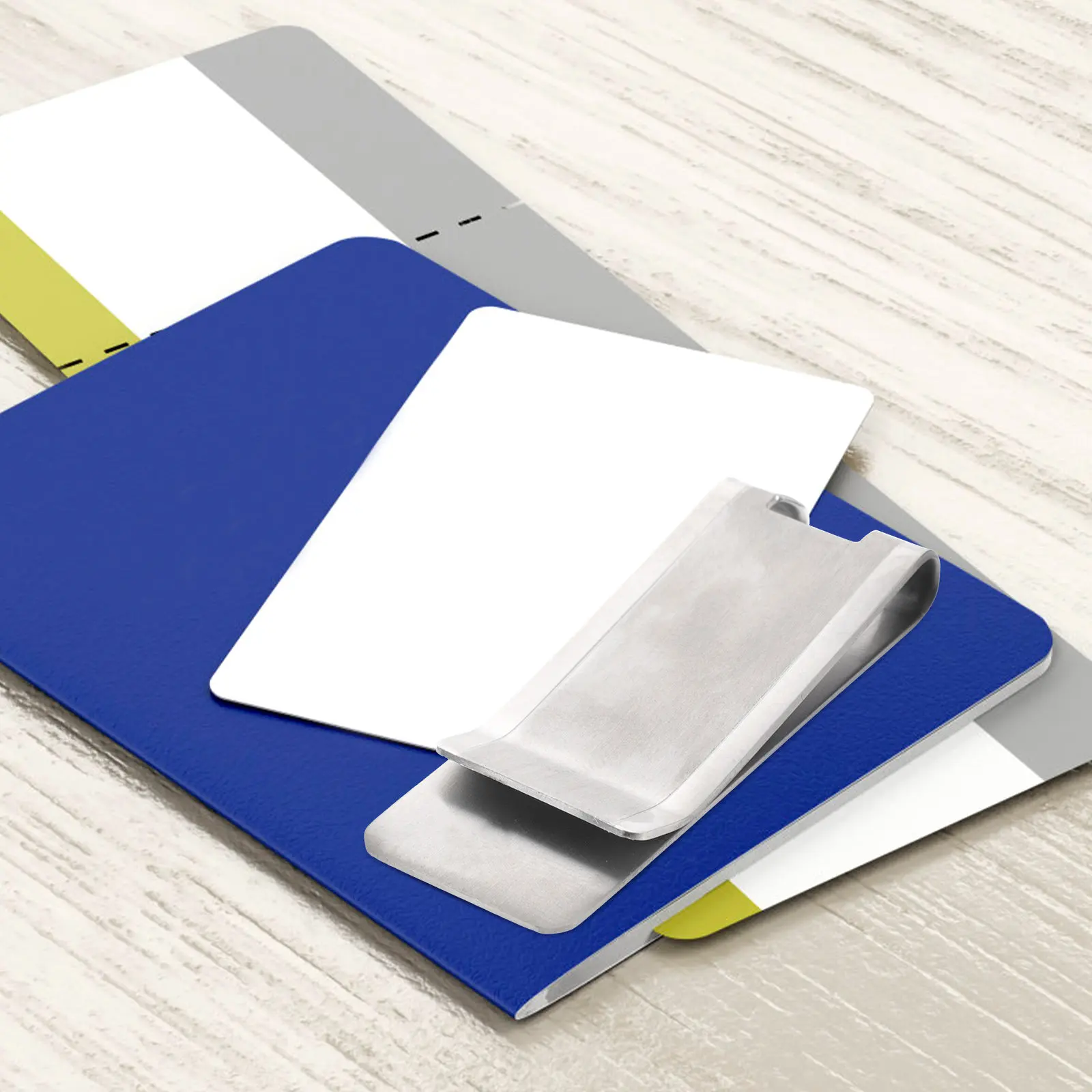 

Премиальный титановый зажим для денег: тонкий, компактный дизайн, держатель для наличных, чеков и кредитных карт, маленький открыватель для бутылок, прочный кошелек, устойчивый к царапинам.