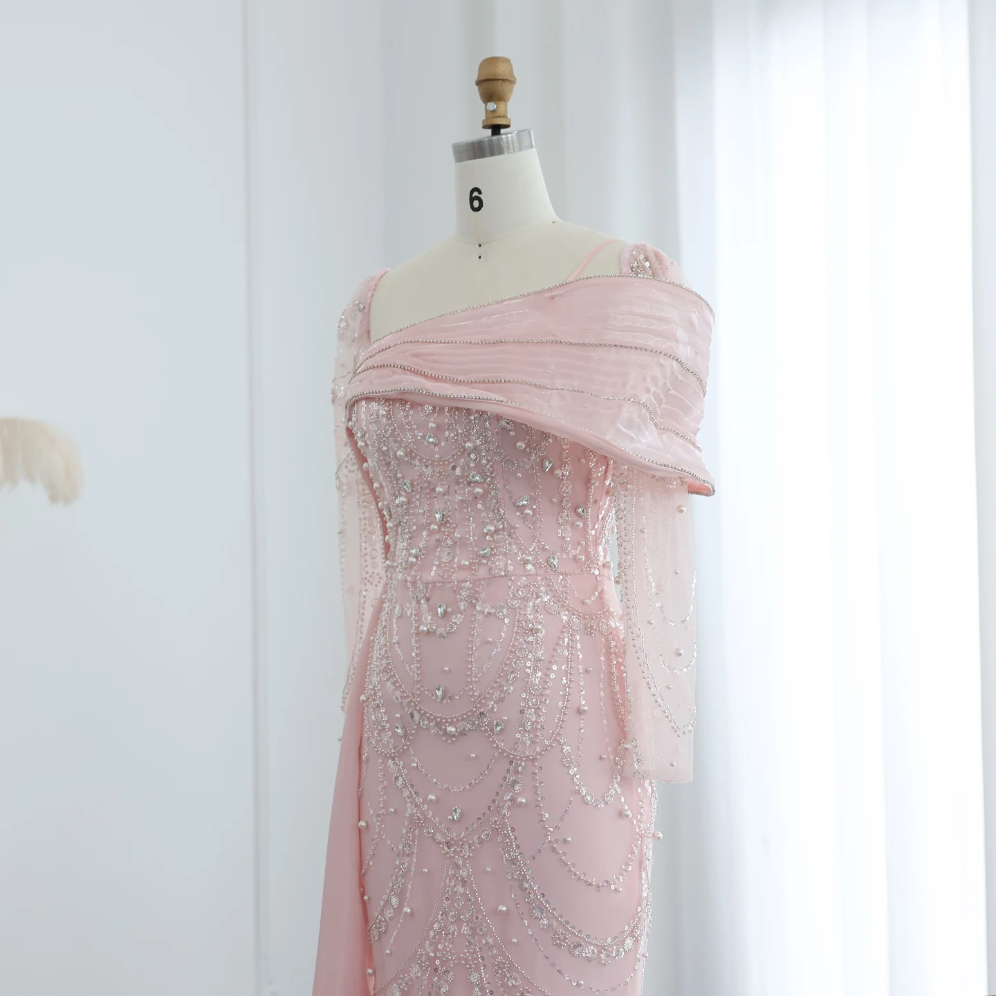 Sharon Said Luxuriöses Nude-Kristall-Meerjungfrauenkleid mit Überrock, Langen Ärmeln, Dubai Hochzeits- und Abendkleid SS256 Maßanfertigung – Detail 13