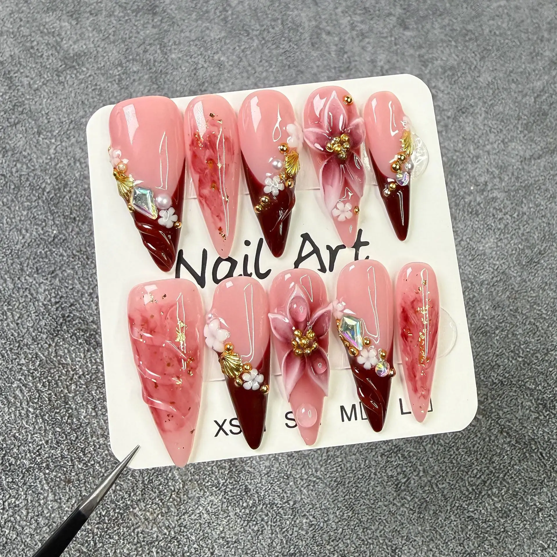 10 قطع طويلة خنجر اليدوية مجموعات الأظافر كاذبة الوردي لطخة اللوز الأظافر نصائح زهرة الماس وهمية مسمار الفن الفرنسية الصحافة على الأظافر