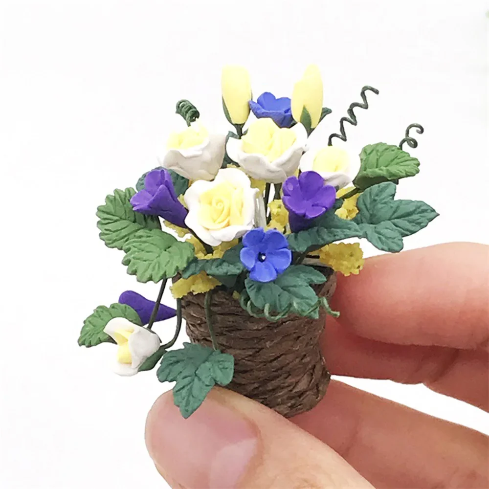 Accessori in miniatura per casa delle bambole 1/12 Mini pianta in vaso Rosa gialla Modello di fiore di simulazione Giocattoli per la decorazione della casa delle bambole