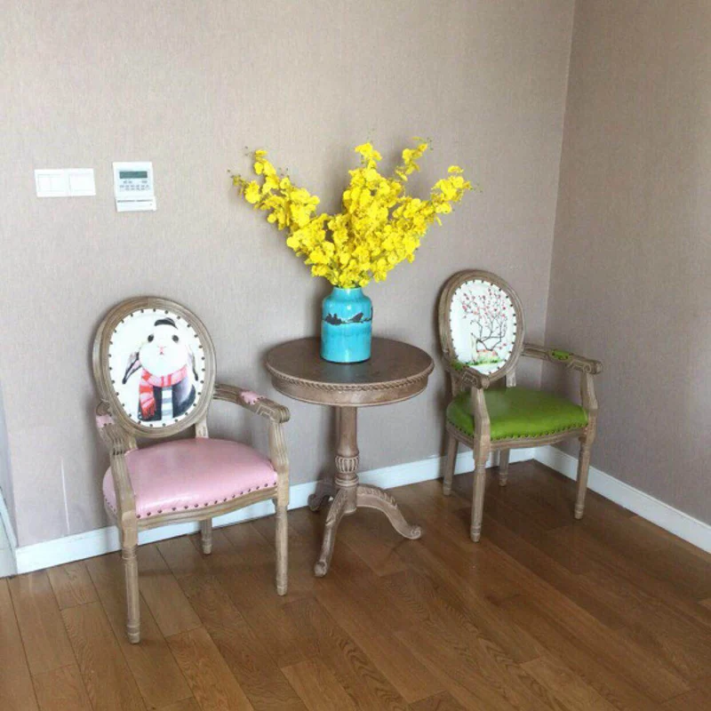 طاولة القهوة الرجعية الخشب الصلب غرفة المعيشة القديمة أريكة الزاوية المستديرة عدد قليل من الطاولة المستديرة الصغيرة الأوروبية شرفة البلاد الأمريكي قليلة