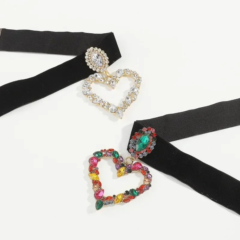 Love Hollow Women's Collar Inlaid with Colored Diamonds Fashionable Velvet Strap Banquet Necklace For woman Fashion Jewelry