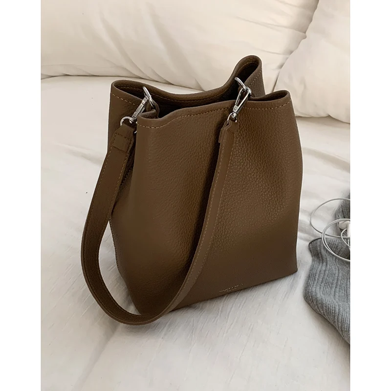 

Korean Bucket Underarm Bag Women's 2025 New Fashio Versatile for Work and Commuting Crossbody Bags