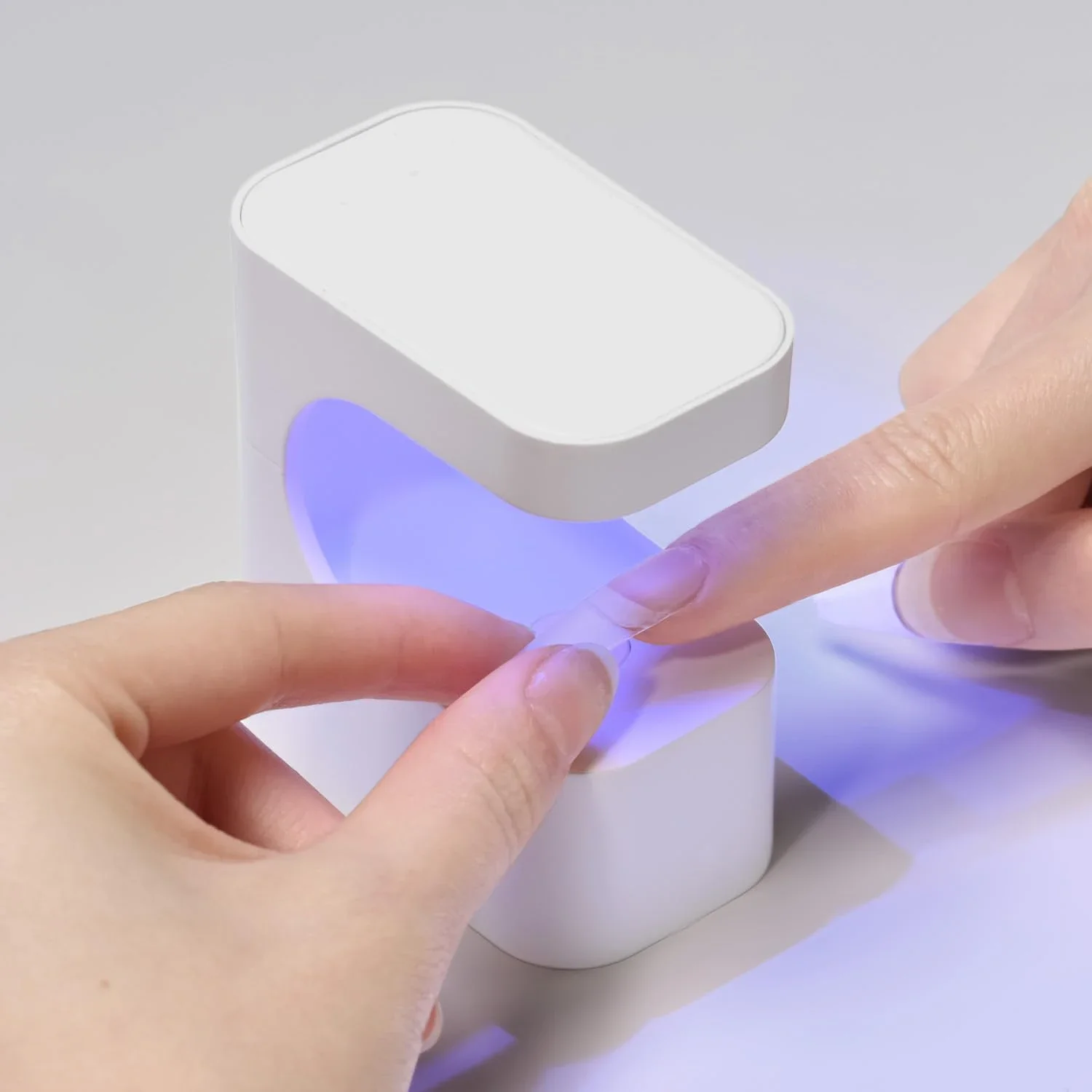 مصباح أظافر جل مكعب صغير قابل لإعادة الشحن، ضوء معالجة لطلاء الأظافر سريع الجفاف للاستخدام المنزلي، تصميم غير قابل للتسود