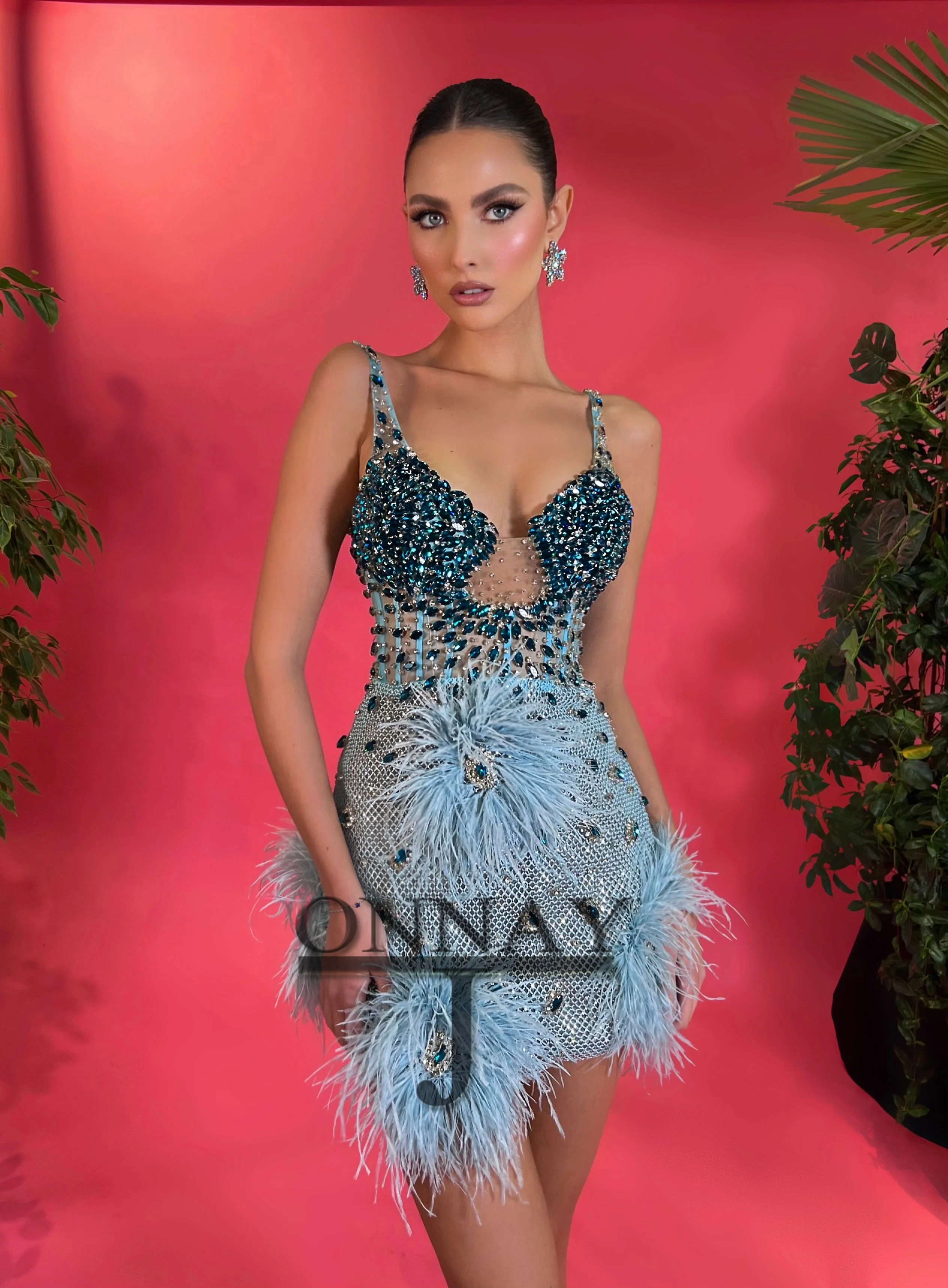 2516D Customized Sexy Feather Sparkly Homecoming Dresses Bodycon Crystals for Women Saudi Arabric Mini Cocktail Pageant Gown