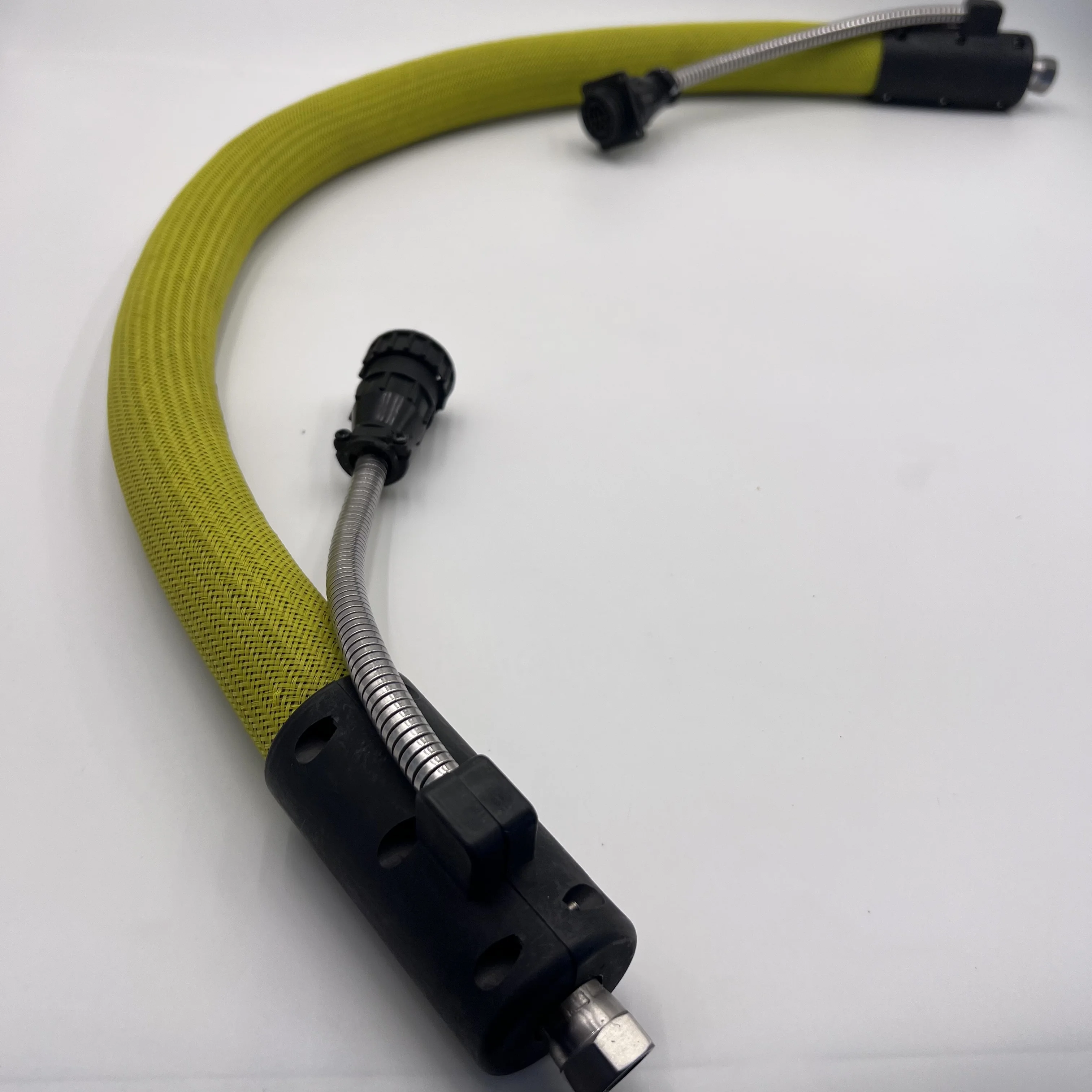 Tuyau chauffant électrique standard de 12 mm (intérieur PTFE) pour applications de colle thermofusible/adhésif, 60-260°C, pression de service 20 MPa, découpe