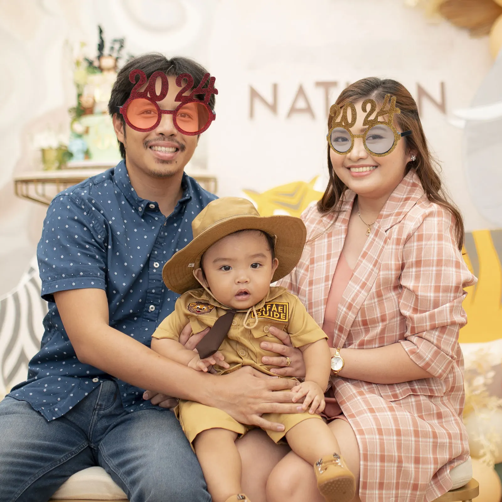 

4Pcs 2024 New Year Glasses Digital Eyewear Funny Party Eyeglasses Props for Nye Celebration Photo Booth Decorations Party