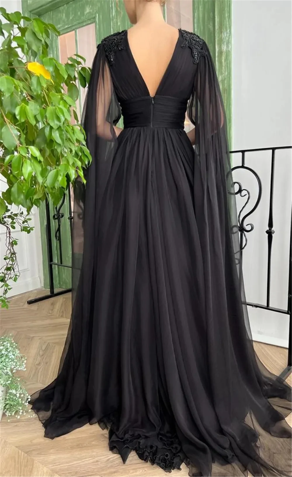 Black Chiffon Prom Dresses Beaded Appliques Long Cape Sleeves Evening Gowns Deep V-Neck Slit Pleats Formal Party Dress