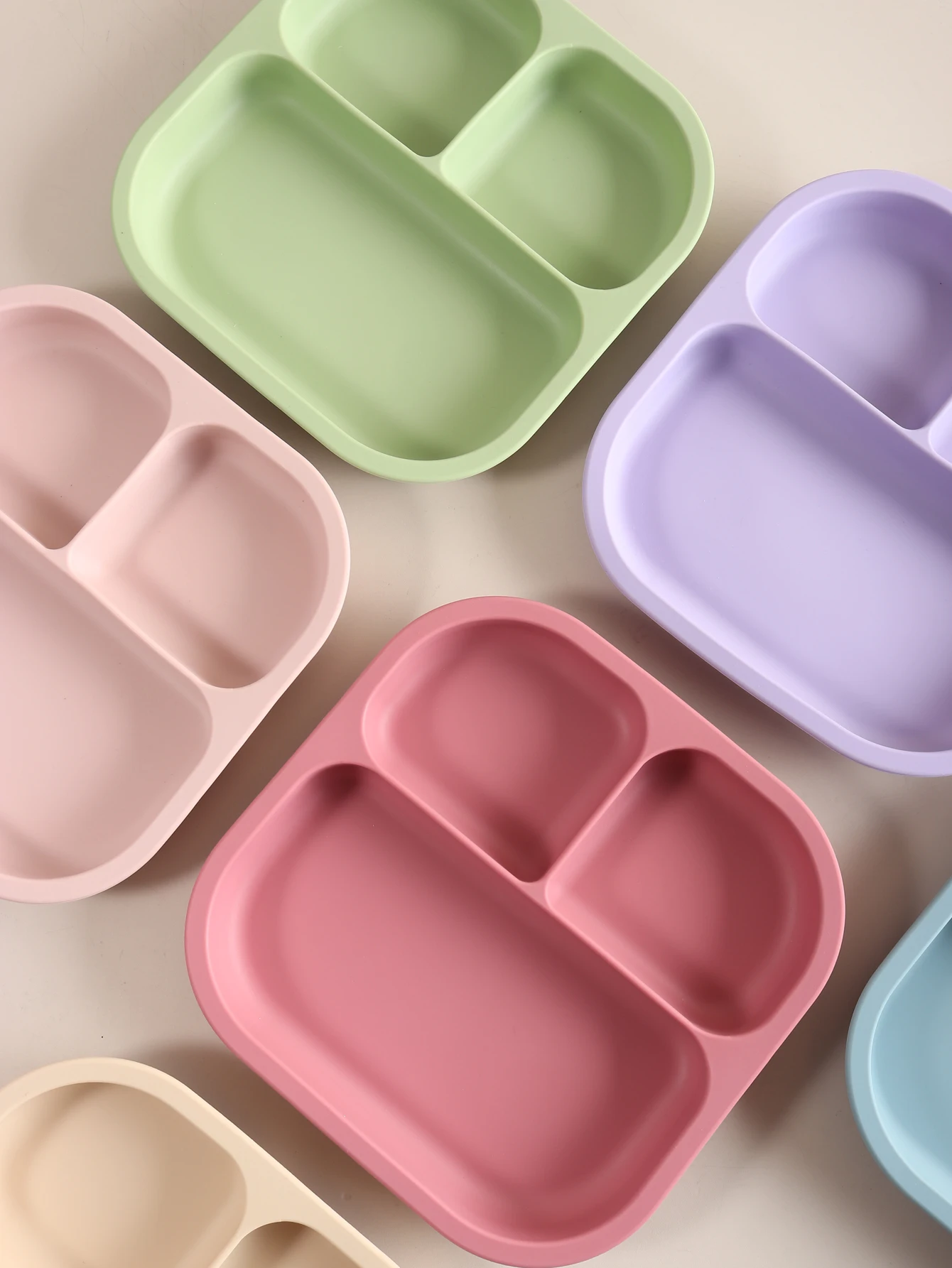 

baby feeding plate 3 grids divided sauction silicone boy girl tableware cute cartoon