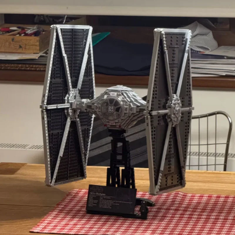 Stock 1685PCS Star Battle TIE Fighter Imperial Flagship Space Model Building Blocks Toy Brick Gift, Compatible with 75095 35007 view 3