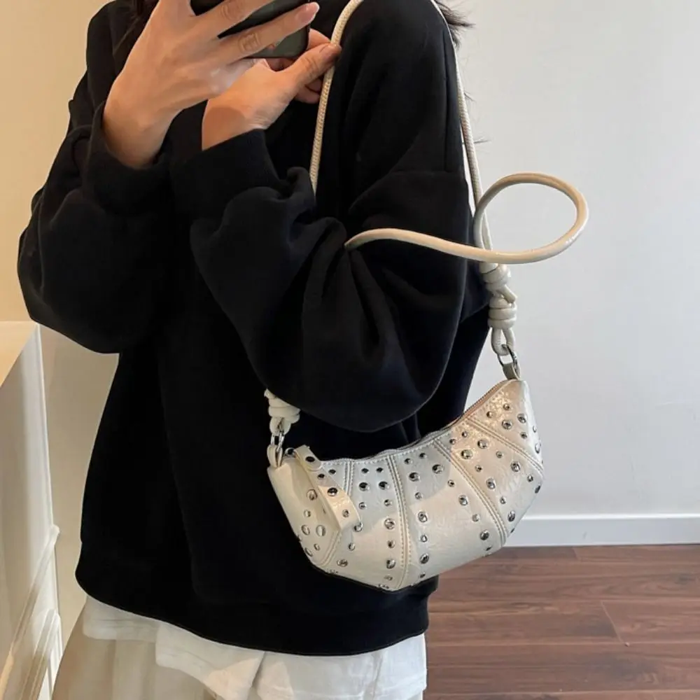 حقيبة كروسبودي حقيبة كتف كرواسون براون حزمة صغيرة المسامير بولي Dumplings حقيبة بلون الكورية نمط فاسق حقائب اليد سيدة #1