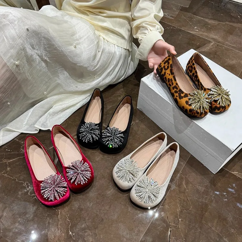 Spring Autumn New Round Toe Shallow Women's Flats and Loafers Fashion Simple Rhinestone Flower Casual Women Shoes  