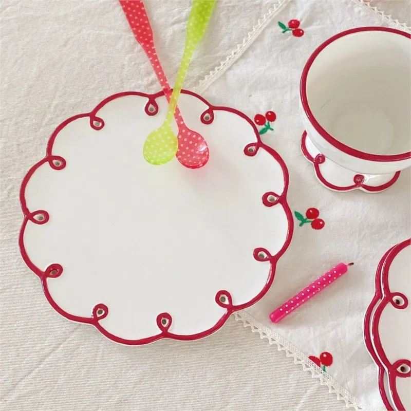 Creative Hollowed Out Retro Ceramic Plate French Cute Girl Heart Breakfast Plate Dessert Cake Plate Underglaze Colour plateZF732