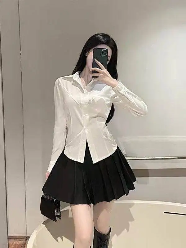 

Сексуальный комплект из двух предметов: топ с V-образным вырезом и плиссированная юбка с высокой талией для женщин, в студенческом стиле, модный, стройнящий силуэт.