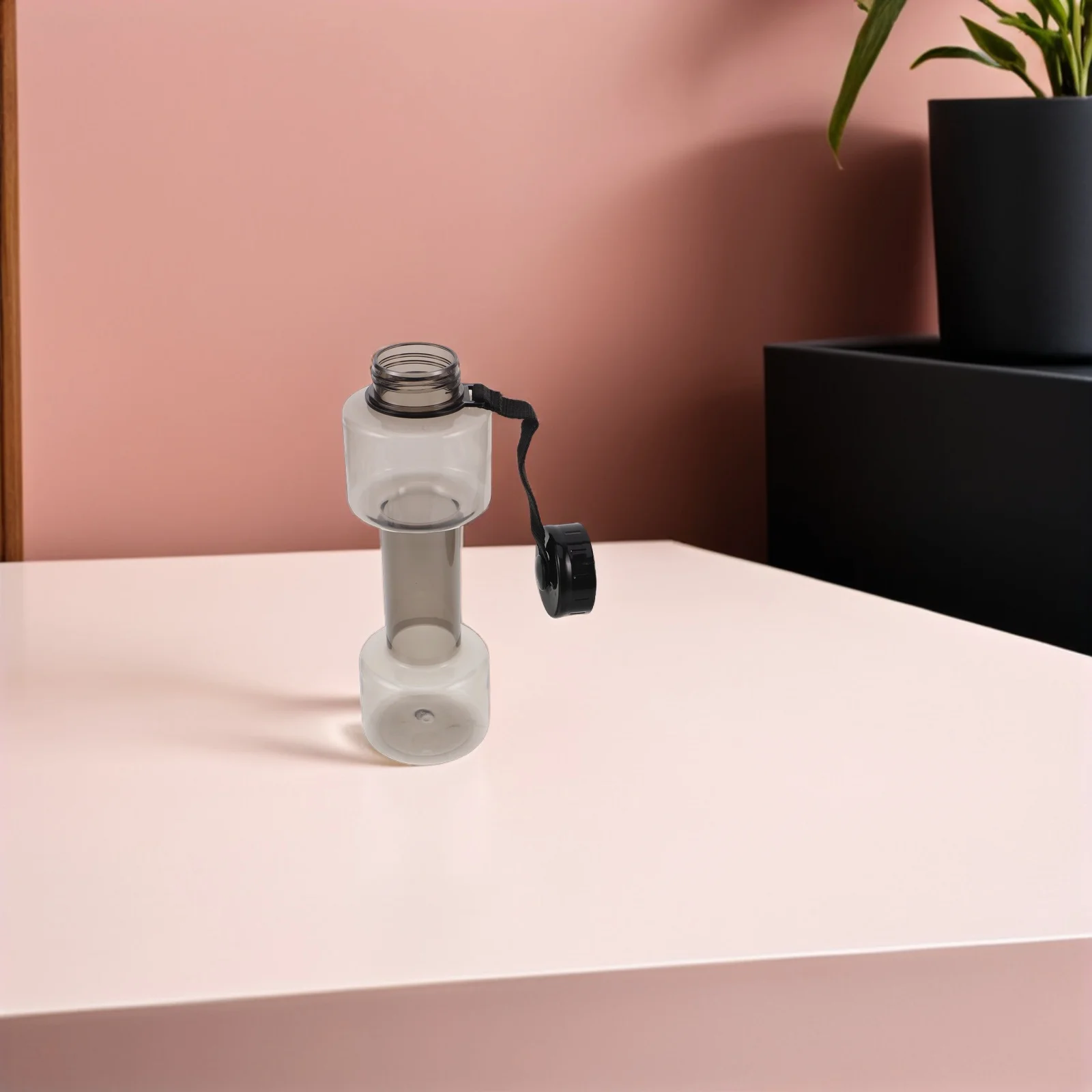 زجاجة دمبل بلاستيكية سعة 700 مل، قارورة مشروبات محمولة للتدريب على اللياقة البدنية وصالة الألعاب الرياضية والرياضات الخارجية ومقاومة للبقع باللون الرمادي