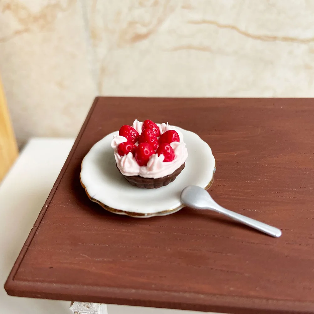 

Имитация еды и игр, клубничный пирог, миниатюрное украшение для дома, модель десерта, смола, кукольный домик, игрушечные украшения