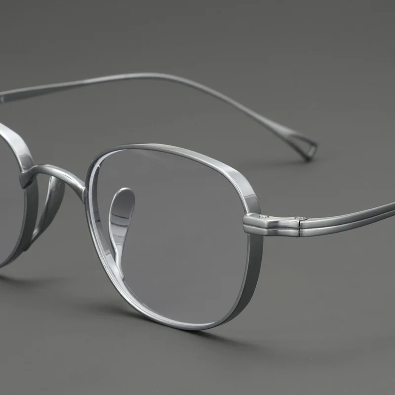 

Trendy Retro Pure Titanium Small Frame One-piece Nose Pad Blue Light Blocking Glasses Designer Men Women Prescription Eyeglasses
