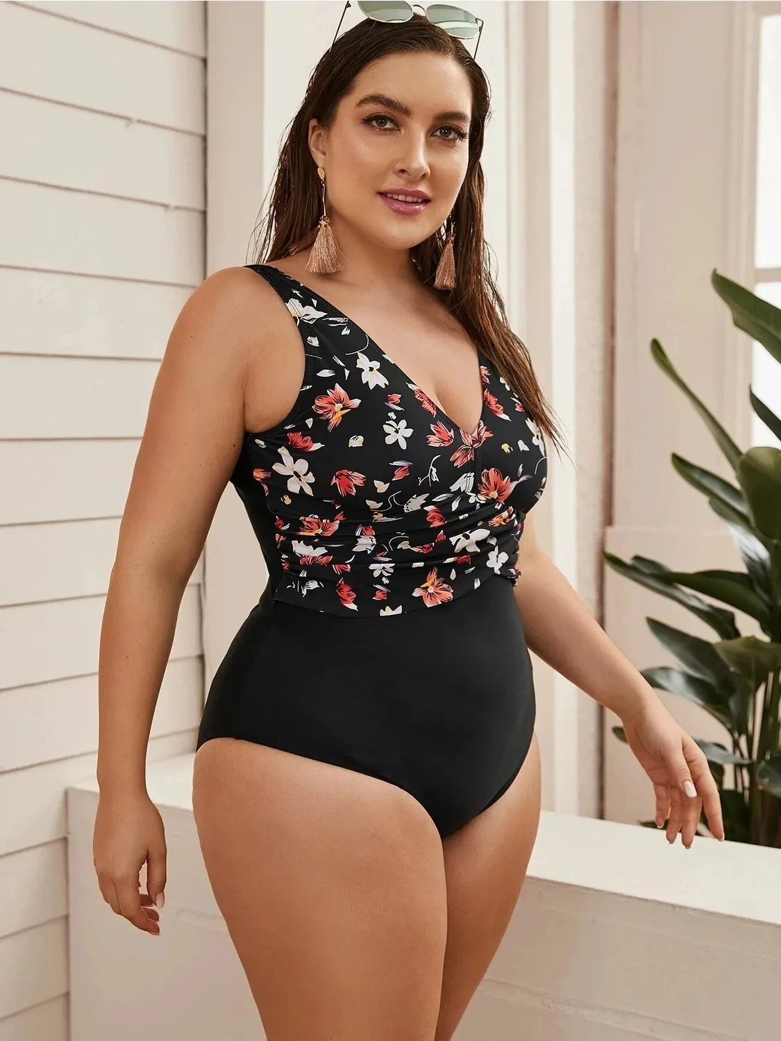 Plus Size Summer Beachwear Floral Women's Suspender Gathered Sexy Swimsuit Vintage Slim Fit Backless Padded Bra Swimwear