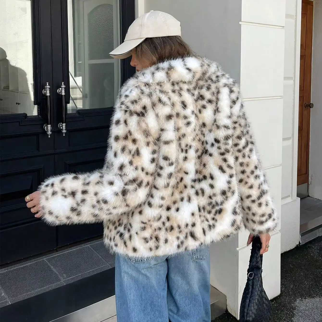 Women Winter Faux Fur Coat Snow Leopard Print Fluffy Short Jacket 2026 New Y2K Streetwear Vintage Outerwear