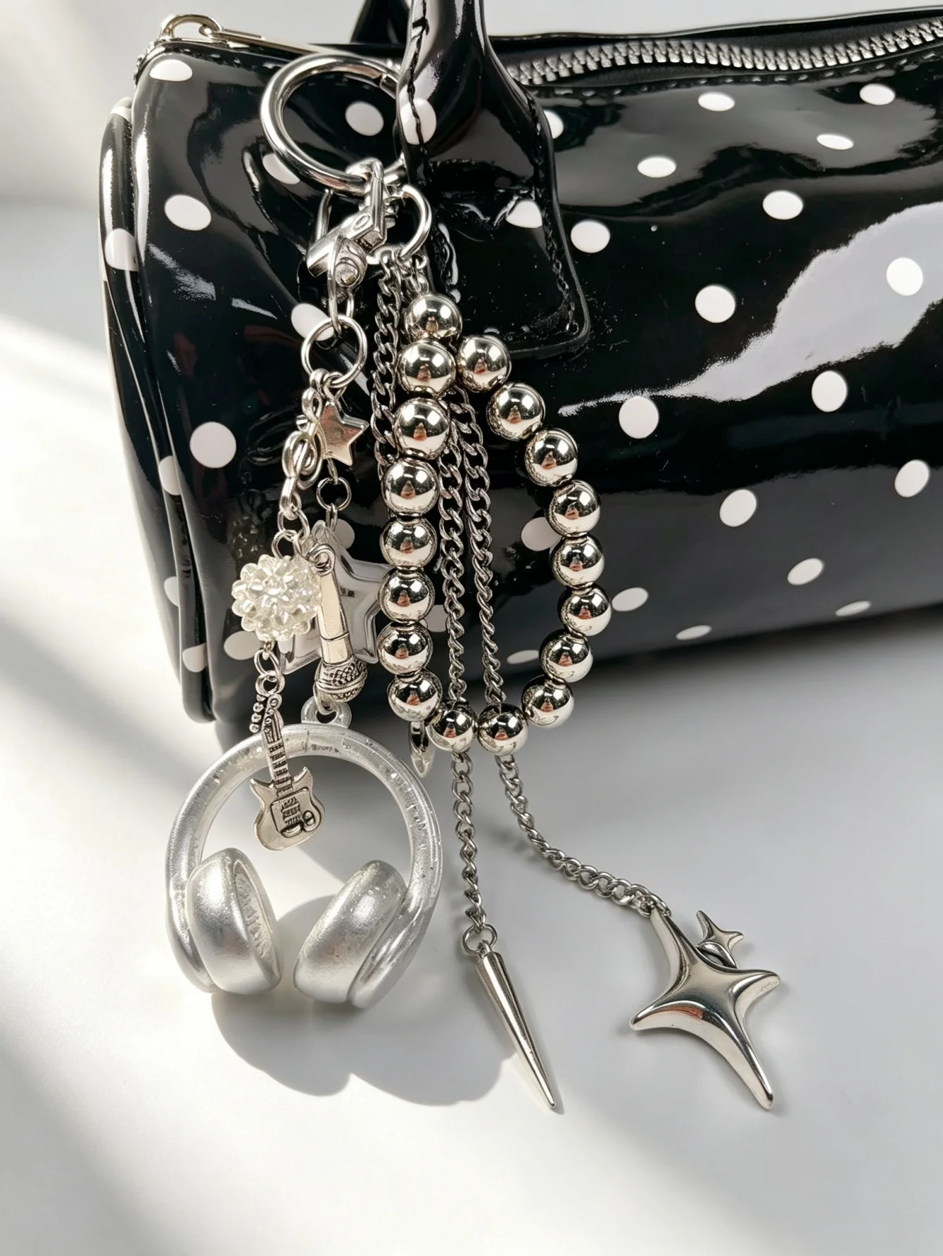 1 Set of Fashionable Earphone Rivet Bead Pendant Bag Accessories, Sweet and Cool Y2K Style, Suitable for Decorating Handbags, Crossbody Bags, Backpacks, Bag Charms, Keychains, Etc
