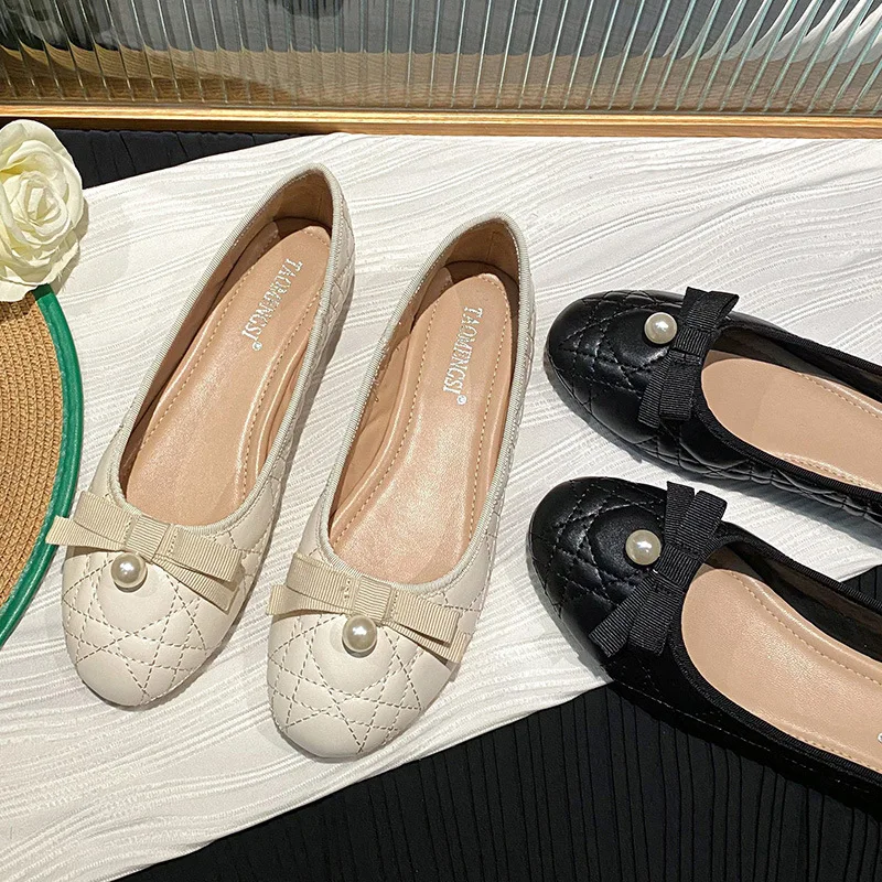 أحذية للنساء، أحذية مسطحة عصرية، أحذية كاجوال بمقدمة مستديرة من اللؤلؤ، أحذية بدون كعب من الجلد