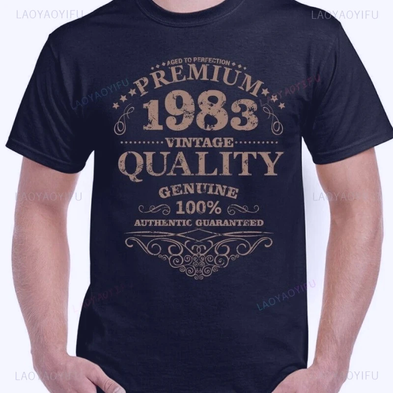 43 Yaş Doğum Günü Tişörtü Erkek: 1983 Neden Sadece Bir Sayı Değil, Bir Efsane Başlangıcıdır?