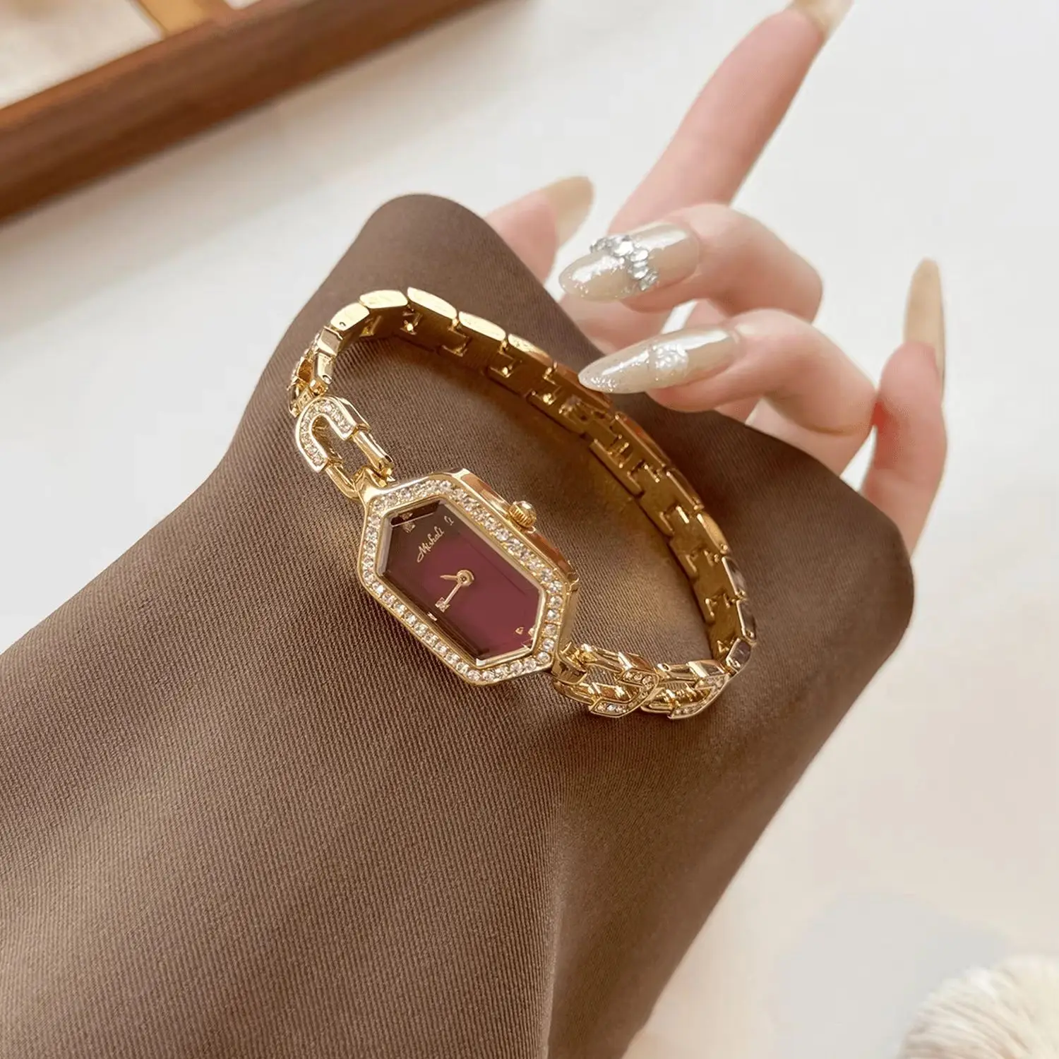 Luxury Women Watch Hexagonal Dial U-shaped Link Bracelet Wristwatch Quartz Elegant Vintage Ladies Dress Watches Party Gift