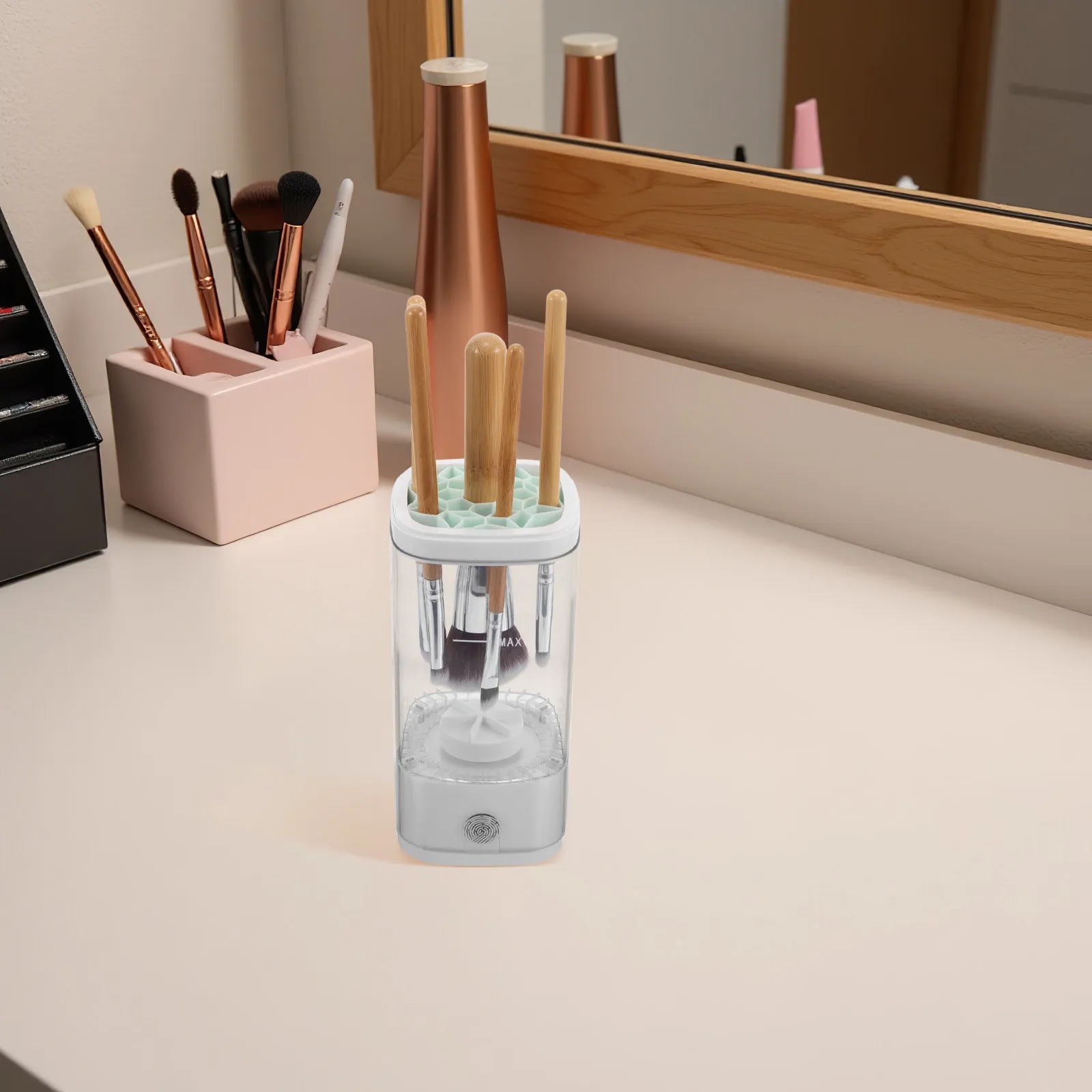 

Автоматическое устройство для чистки кистей для макияжа, портативная электрическая машинка для мытья кистей и спонжей, USB-устройство для очистки кистей.