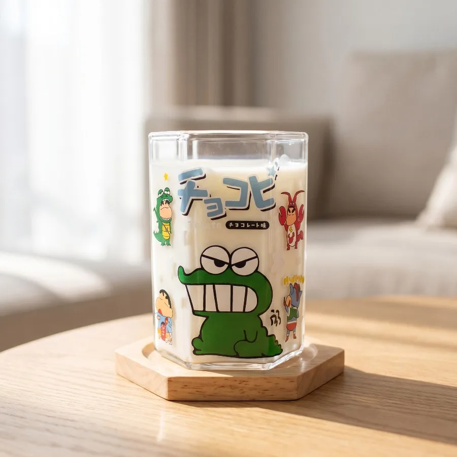 4 Zoll Crayon Shin-chan Becher, sechseckig, Krokodil-Anime, lustiger Cartoon, hochwertiges Borosilikatglas, Tasse für Kaffee, Tee, Milch, Saft, Deko-Geschenk