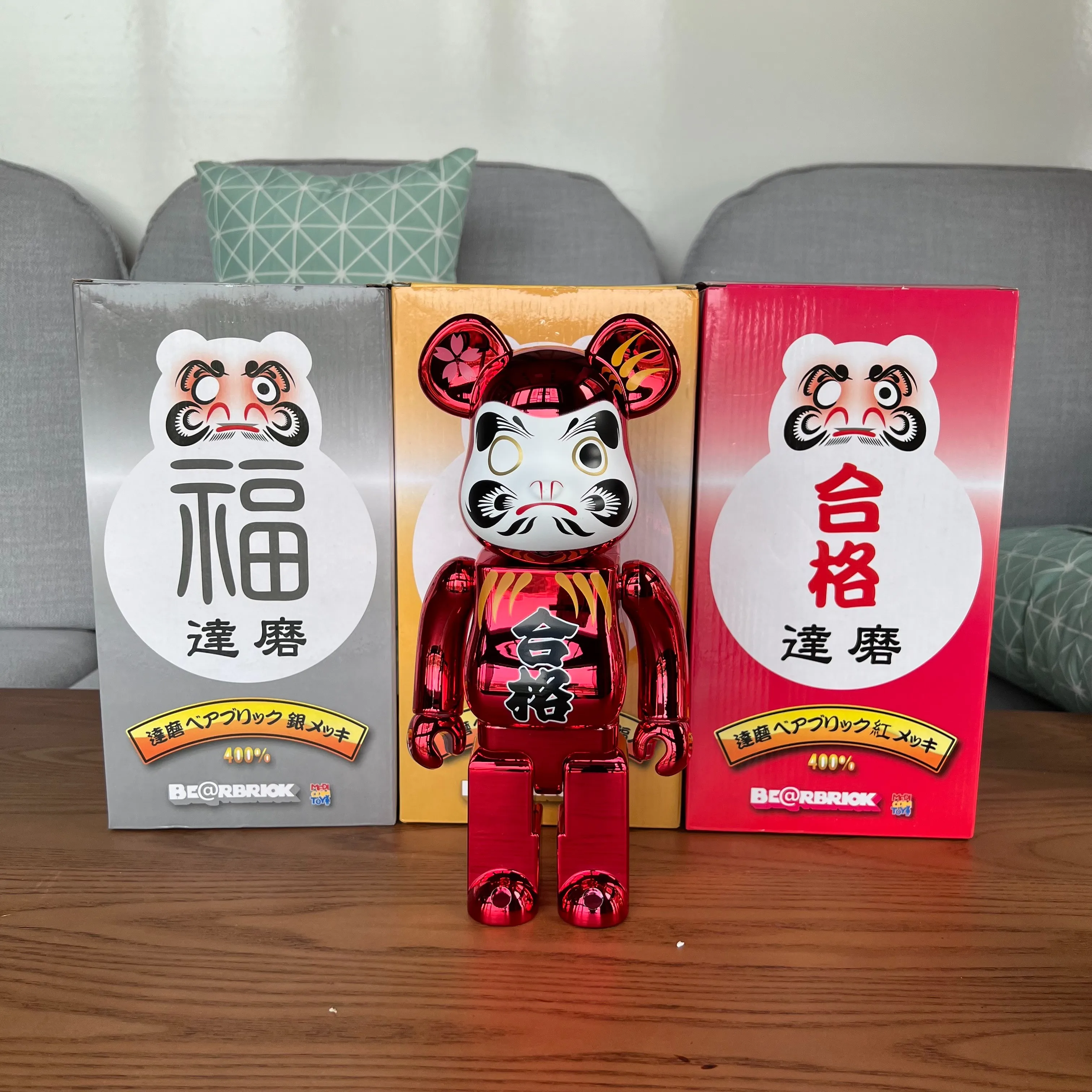 

Bearbrick 28cm 400% Bearb Dharmabear Dharma Plated Gold Silver Red Chinese Culture On The Table Shoe Shop Decoration