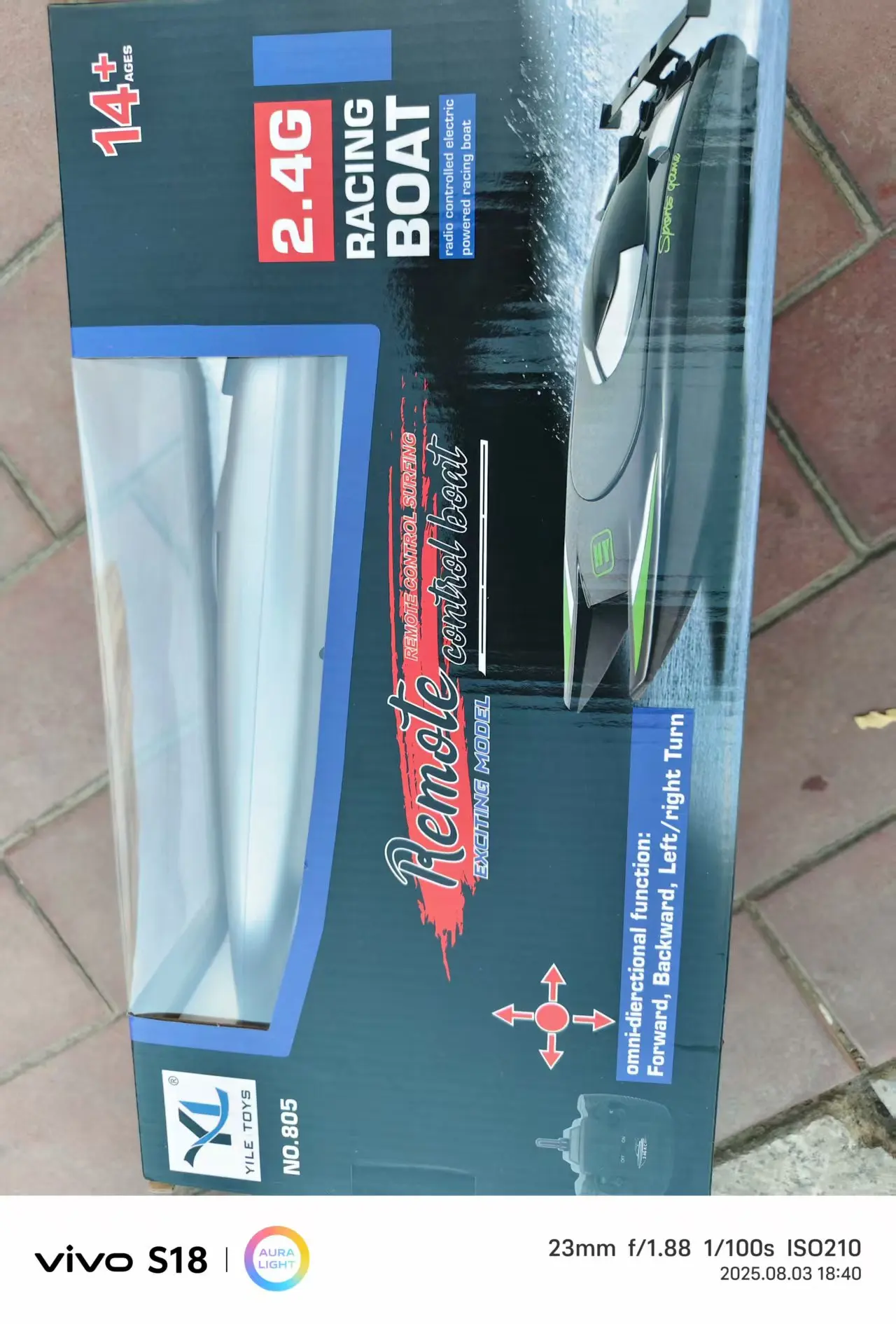 الموديل 805: قارب سباق عالي السرعة مزود بمحرك مزدوج 2.4G، مقاوم للماء بقناتين، 30 كم/ساعة – هدية مثالية للأطفال