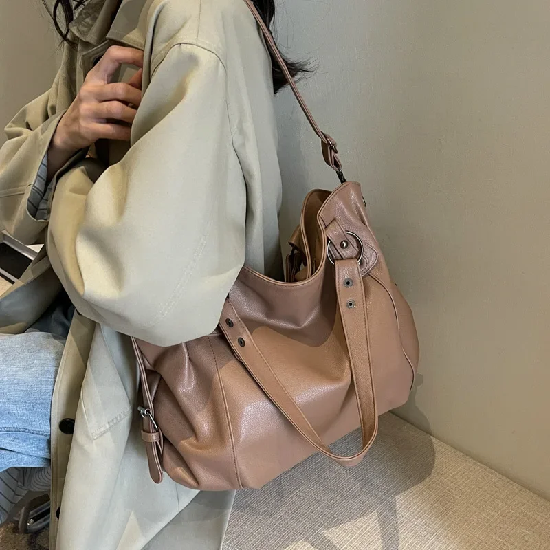 Tote Bag 2024 New Retro Handbag Korean Version Large Capacity Fashion Simple Shoulder Messenger Bag