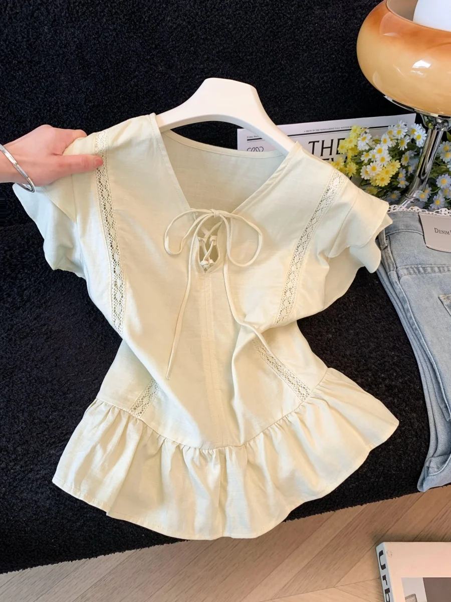 

Women's Sweet Style Lace-spliced Shirt with Ruffle V-neck, Lace-up and Small Flying Ssleeves, a Stunning Early Summer Top