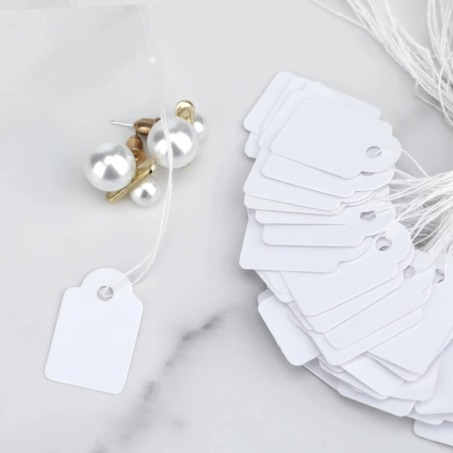 500pcs White Price Tags with String Attached Tags Vintage Style Treats-Tags for Labeling Gift Bags Hanging Jewelry Yard Sale