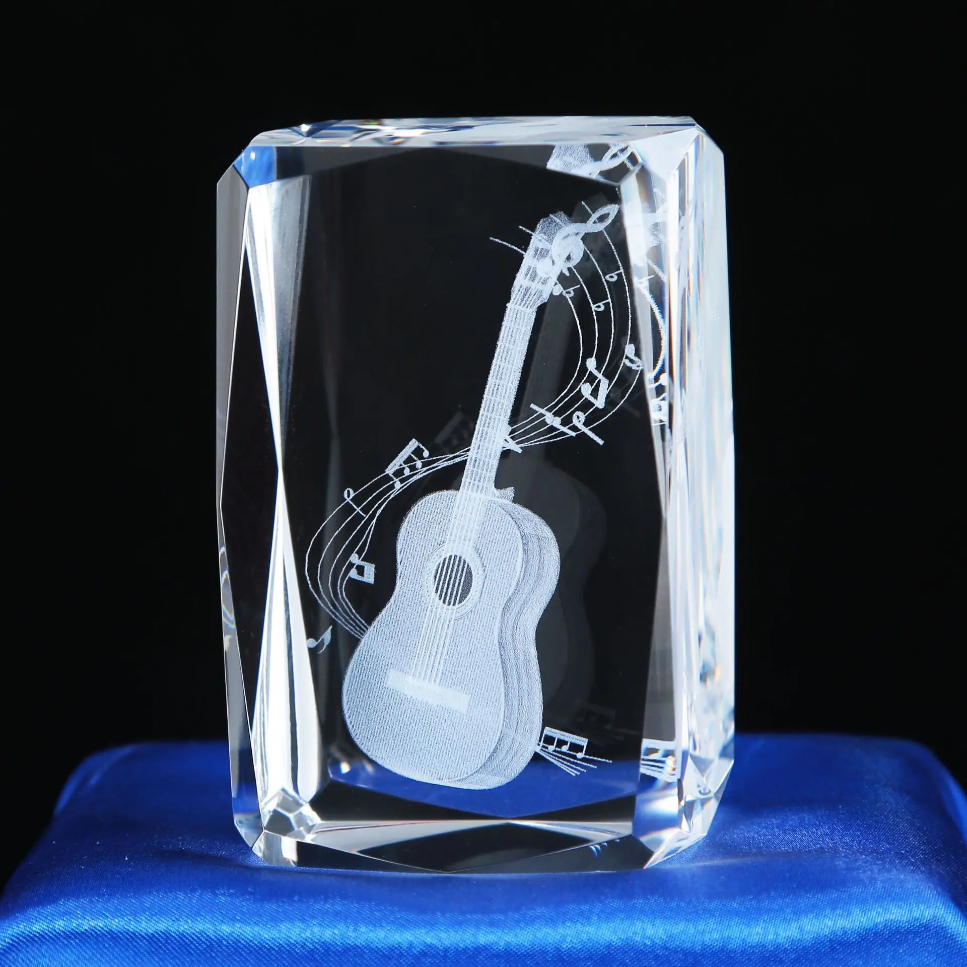 Crystal Handicrafts. 3d Guitar, Saxophone And Violin Instrument Ornaments. Crystal Commemorative Gift