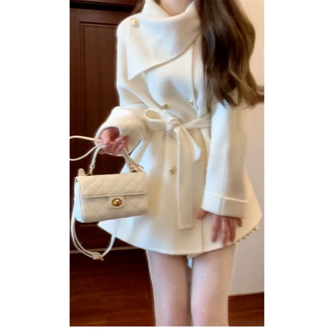 Black Hepburn Style Short Woolen Cloak Women's Coat Thickened Autumn Winter New 2026 High-End Feelings Outerwear