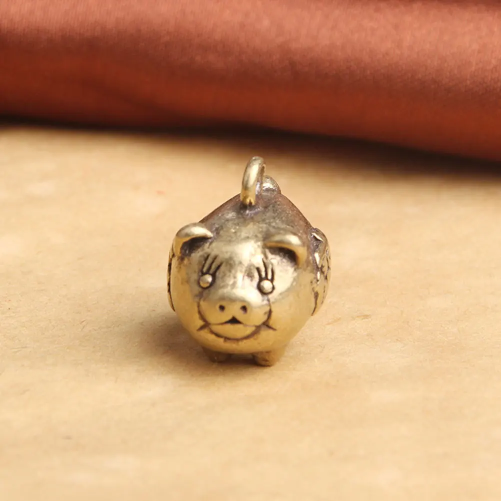 

4Pcs Vintage Pig Pendant Brass Keychain Charms Retro Zodiac Pig Statue DIY Craft Keyring Pendant Hanging Decoration